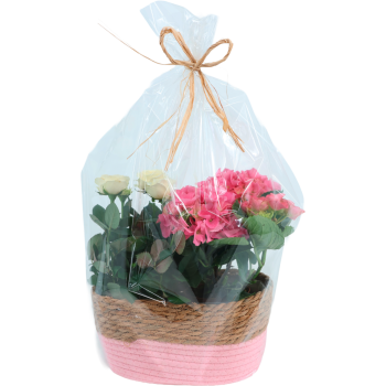 Muttertagskorb mit Hortensien und Rosen
